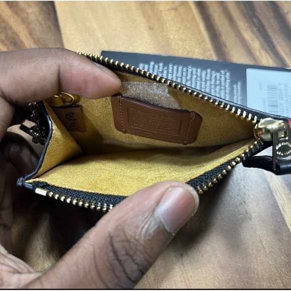 COACH Disney Mickey Mouse x Keith Haring Zip Card Case Wallet Keychain NWT - Picture 4 of 5